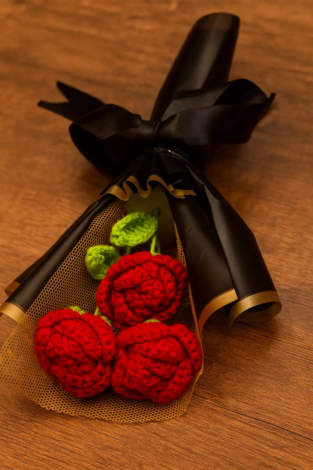 Mini crochet rose bouquet with 3 petite handmade red roses – forever gift for romantic occasions, anniversaries, birthdays, and timeless home décor